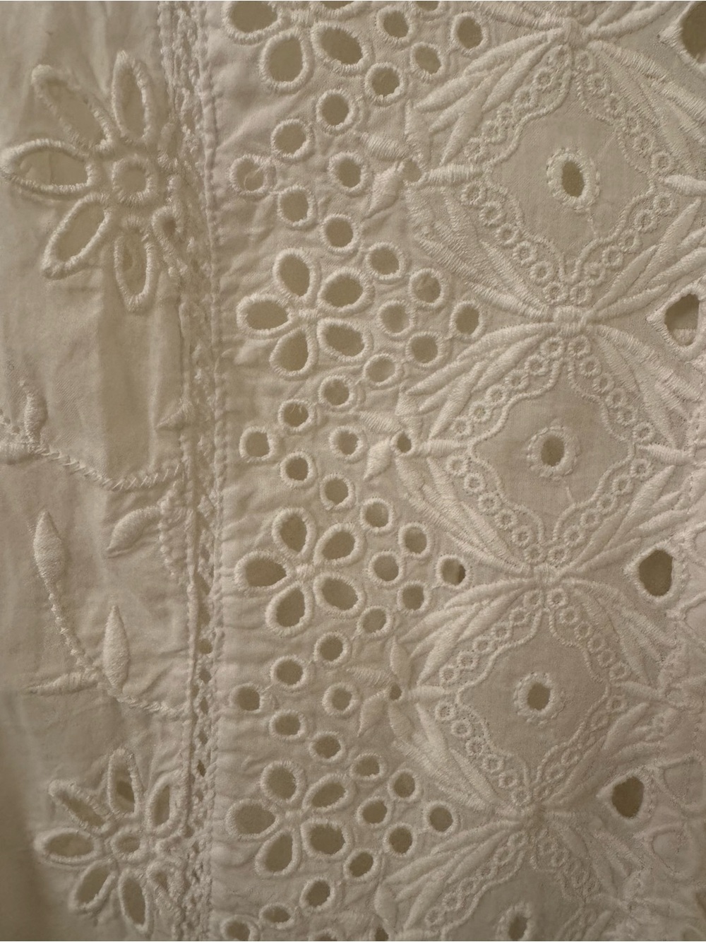 Polo Ralph Lauren: size 6/6P. Women's White Embroidered Eyelet Shirt - Picture 5 of 8